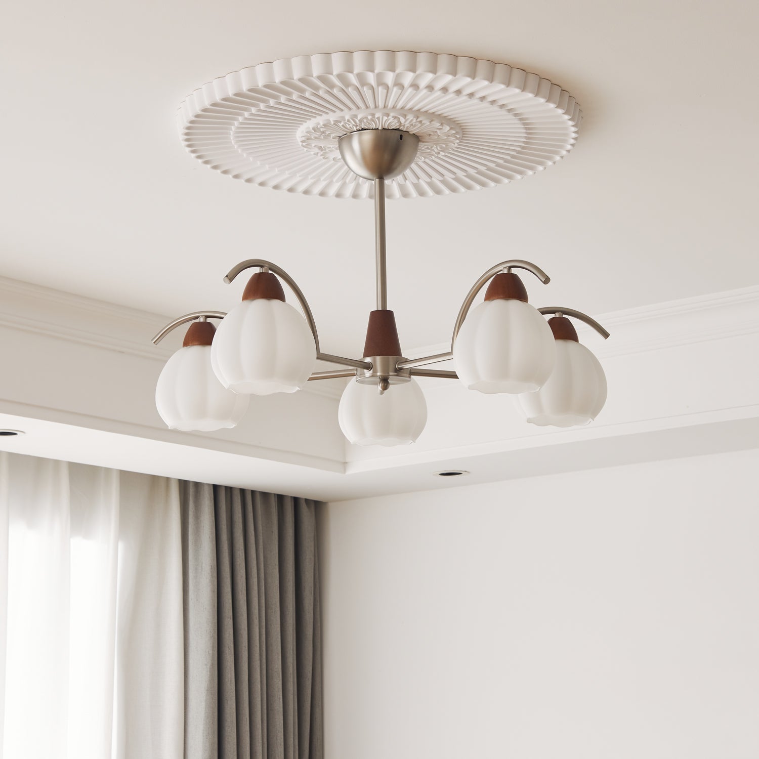 Ilaeiel Traditionelle Eleganz Blüte Holz Glas Kronleuchter-Letslighting