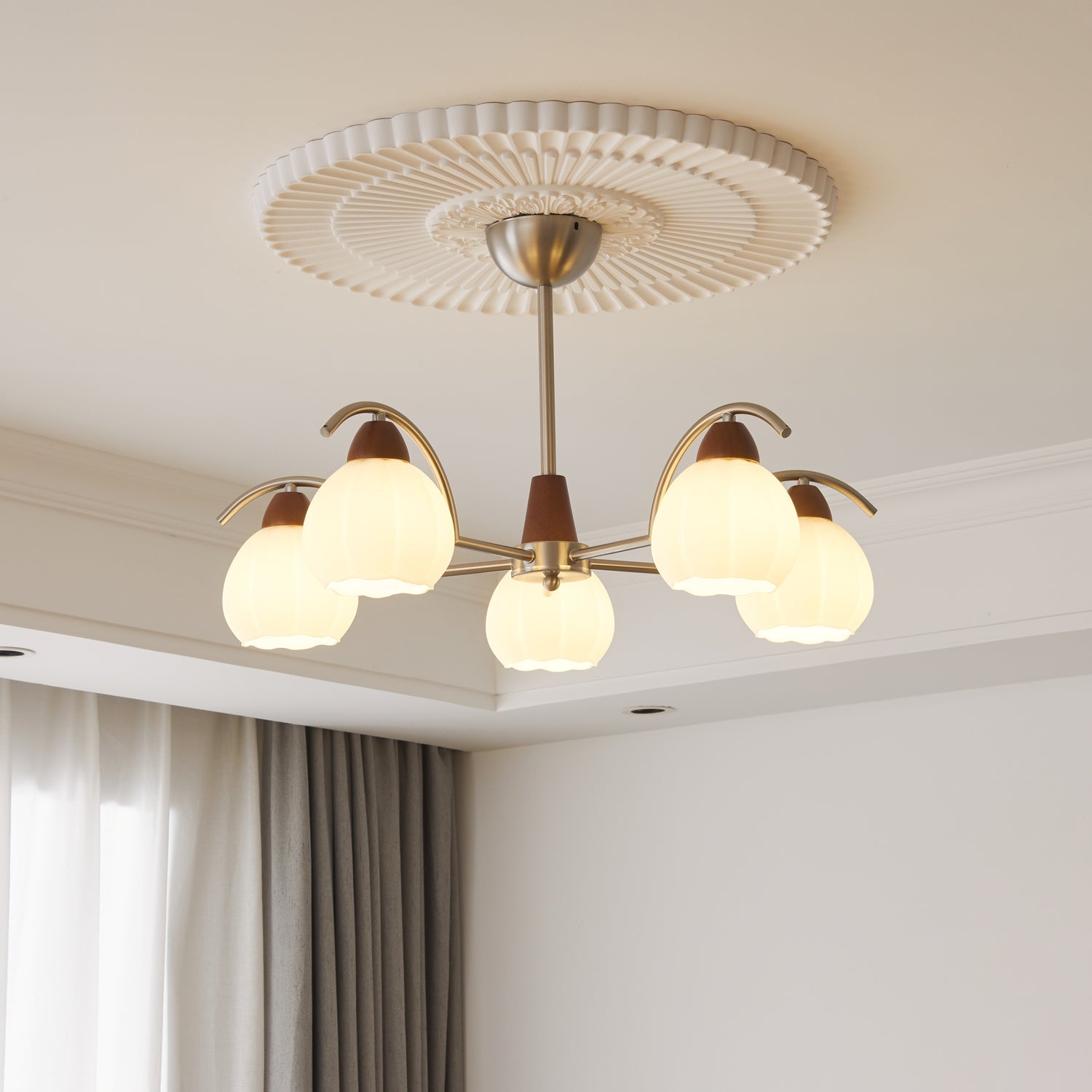 Ilaeiel Traditionelle Eleganz Blüte Holz Glas Kronleuchter-Letslighting
