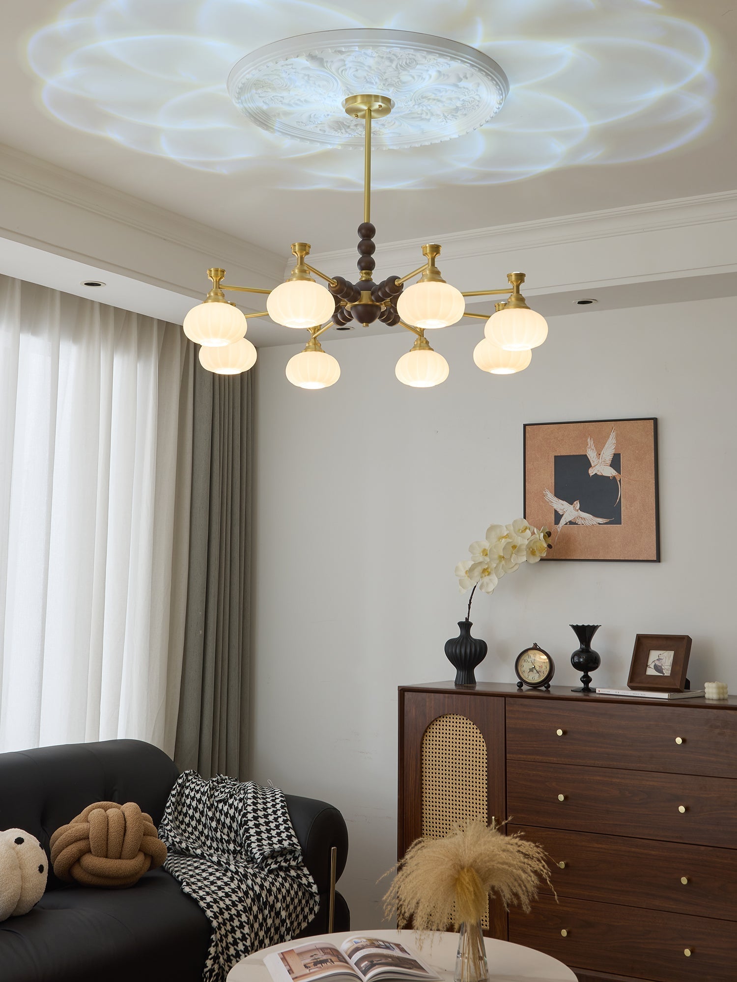 Avdorira Eleganter Vintage-Kronleuchter aus Messing und Holz-Letslighting