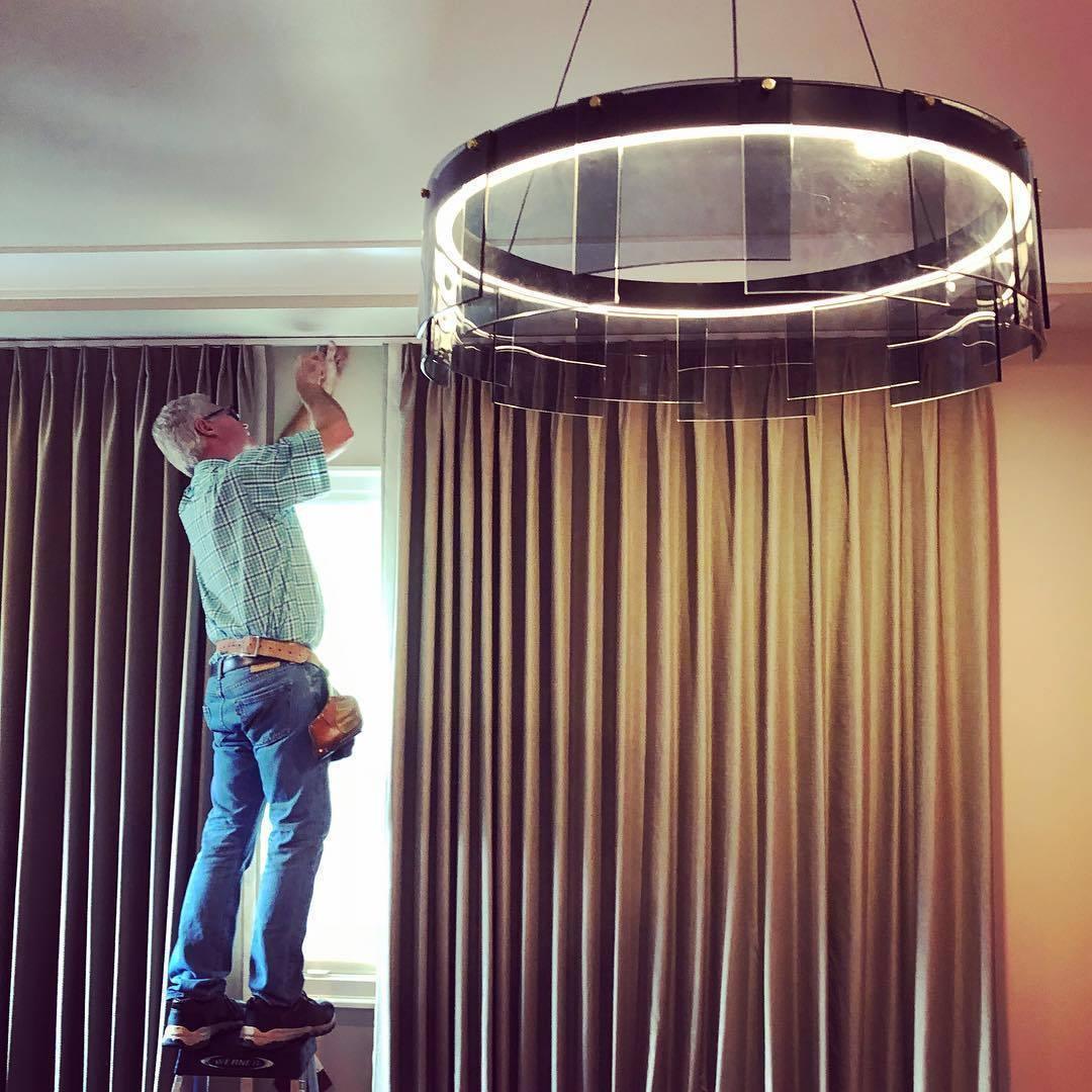 Lustra Kronleuchter LED Ring Schwarz Glas Modern-Letslighting