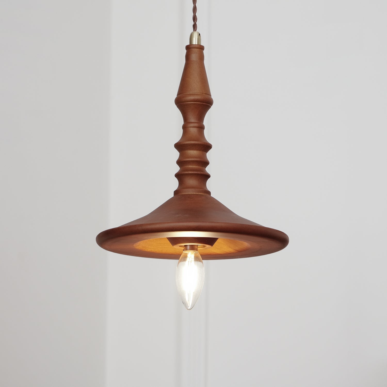 Pendelleuchte Holz Nussbaum Schirm Modern Gemütlich-Letslighting