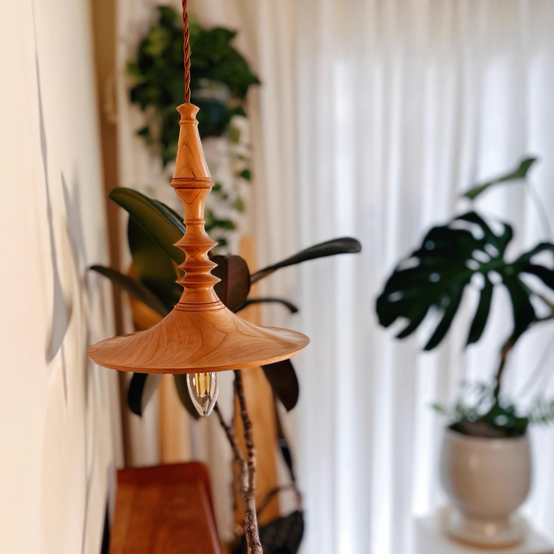Pendelleuchte Holz Nussbaum Schirm Modern Gemütlich-Letslighting