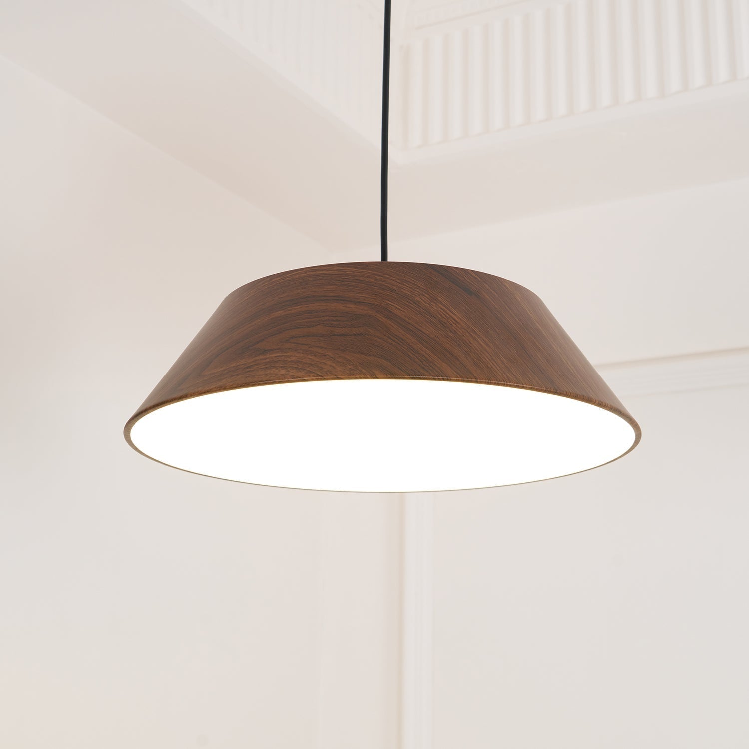 Novain Pendelleuchte mit Holzmaserung-Letslighting