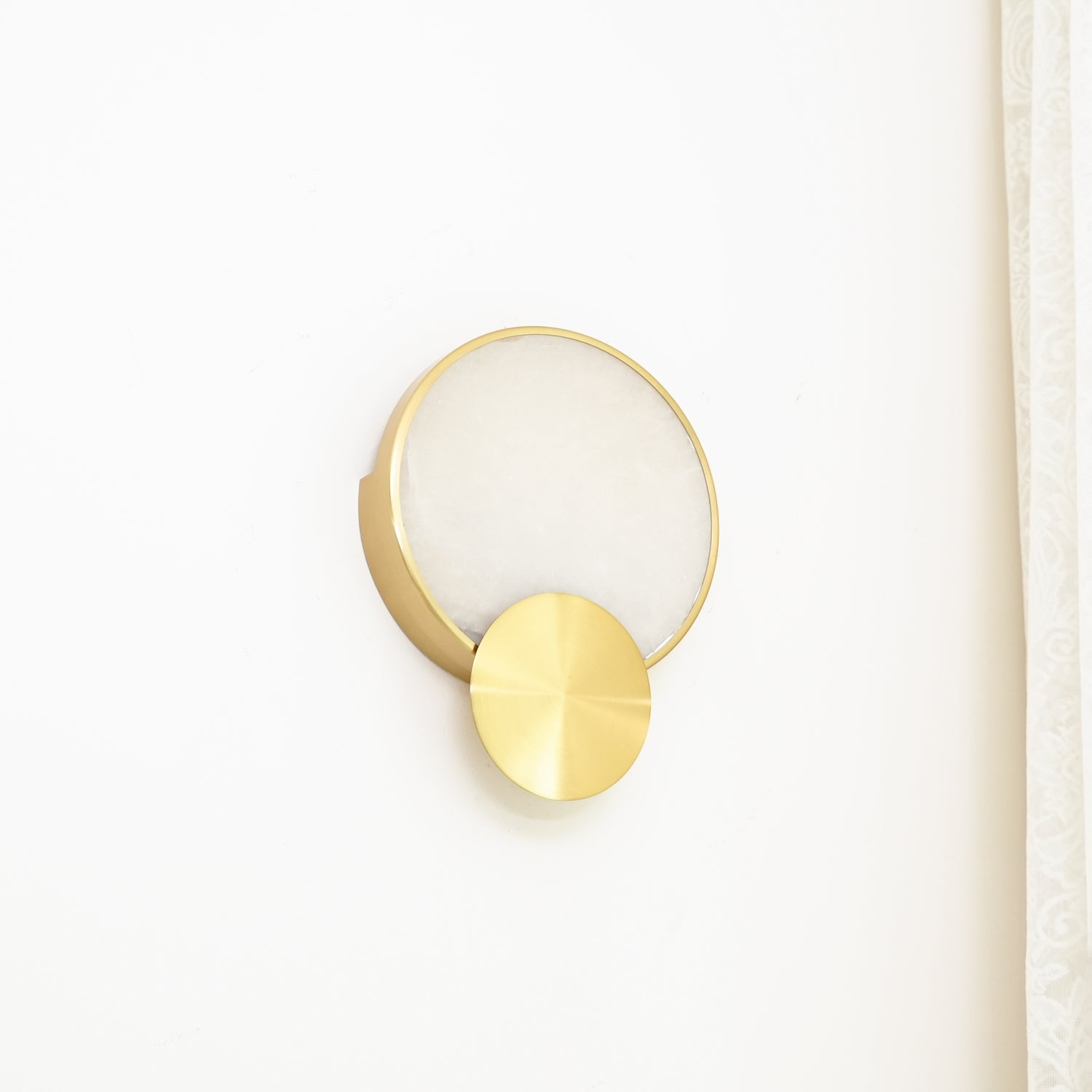 Myvelarae Circular Alabaster Wall Light - Neutralighting