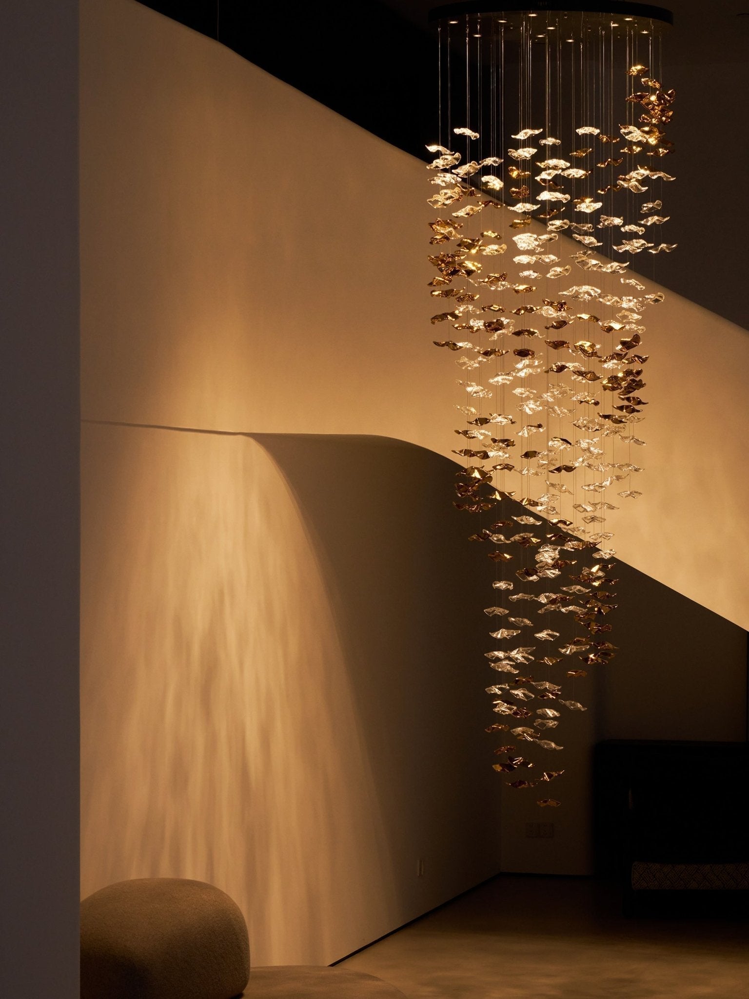 Cezorisra Luxuriöser linearer Kronleuchter aus Messing-Letslighting