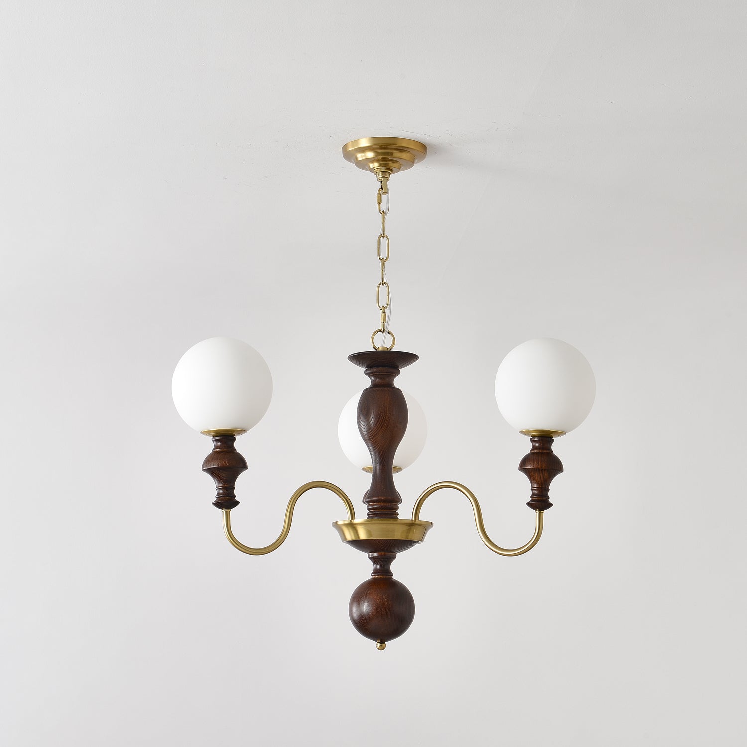 Lustra Kronleuchter Holz Messing Zeitlos Globus-Letslighting