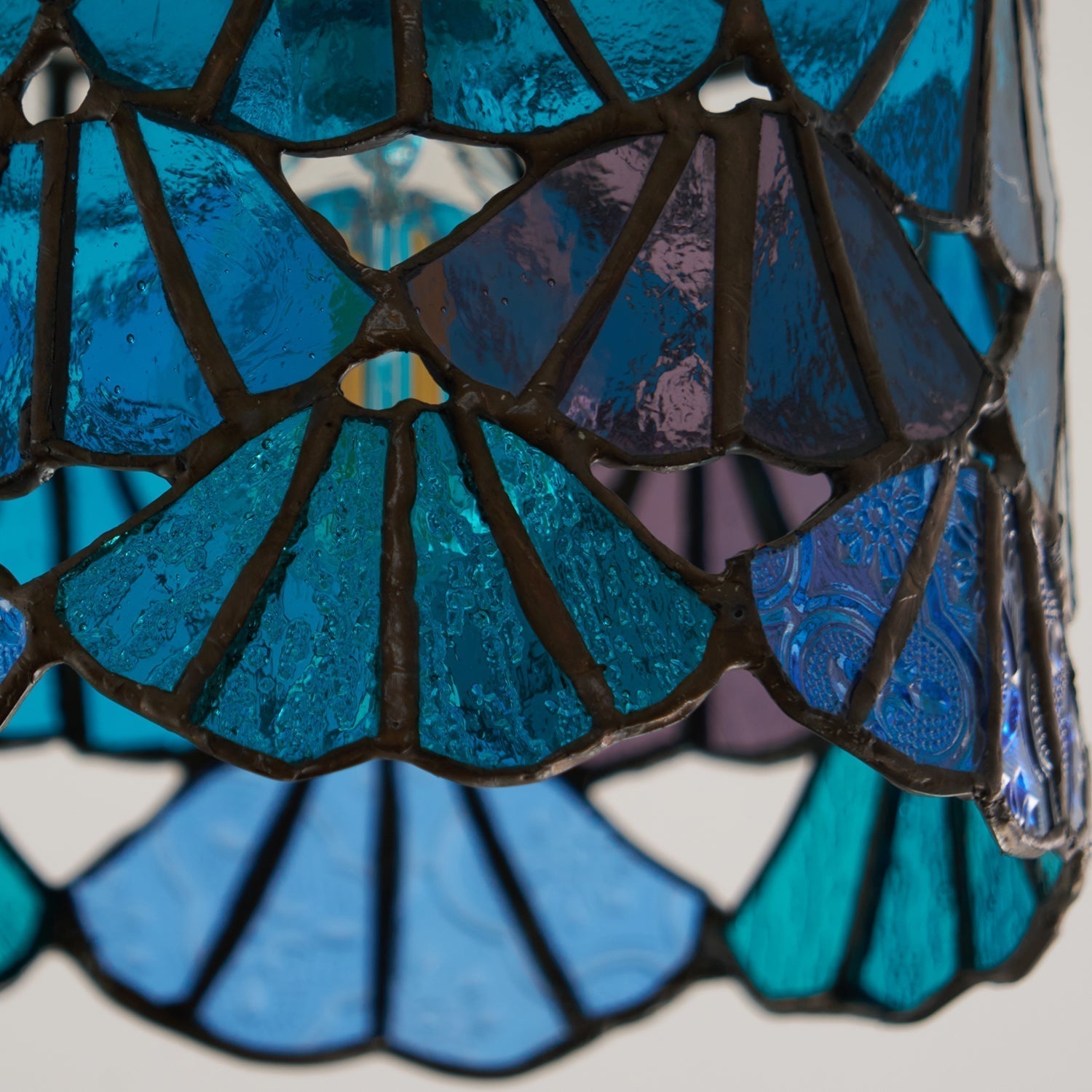 Rosavine Tiffany Buntglas Halb-Aufbaumontierte Leuchte-Letslighting