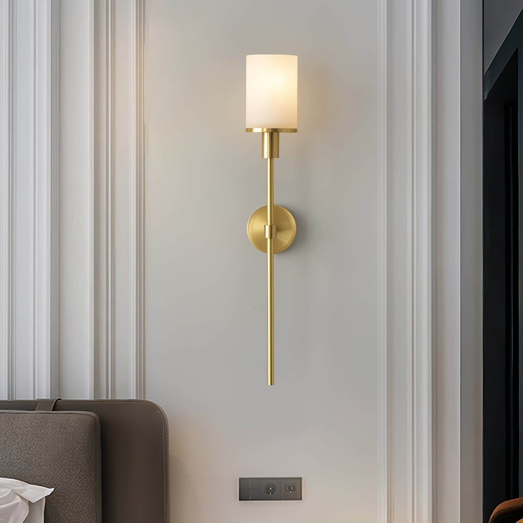 Tracie Classic Sconce - Blowlighting