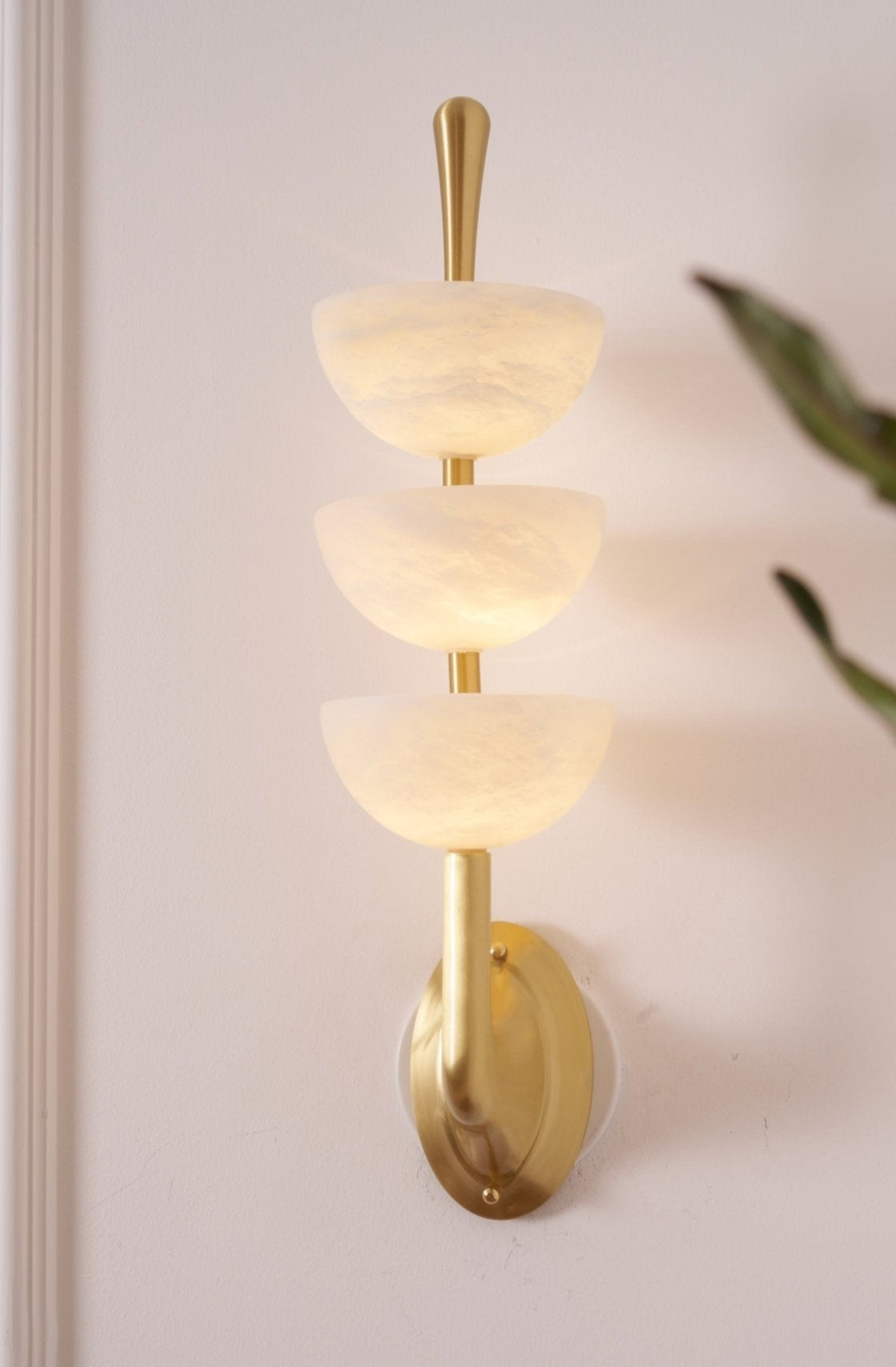 Ulmiraris Alabaster Wall Light - Neutralighting