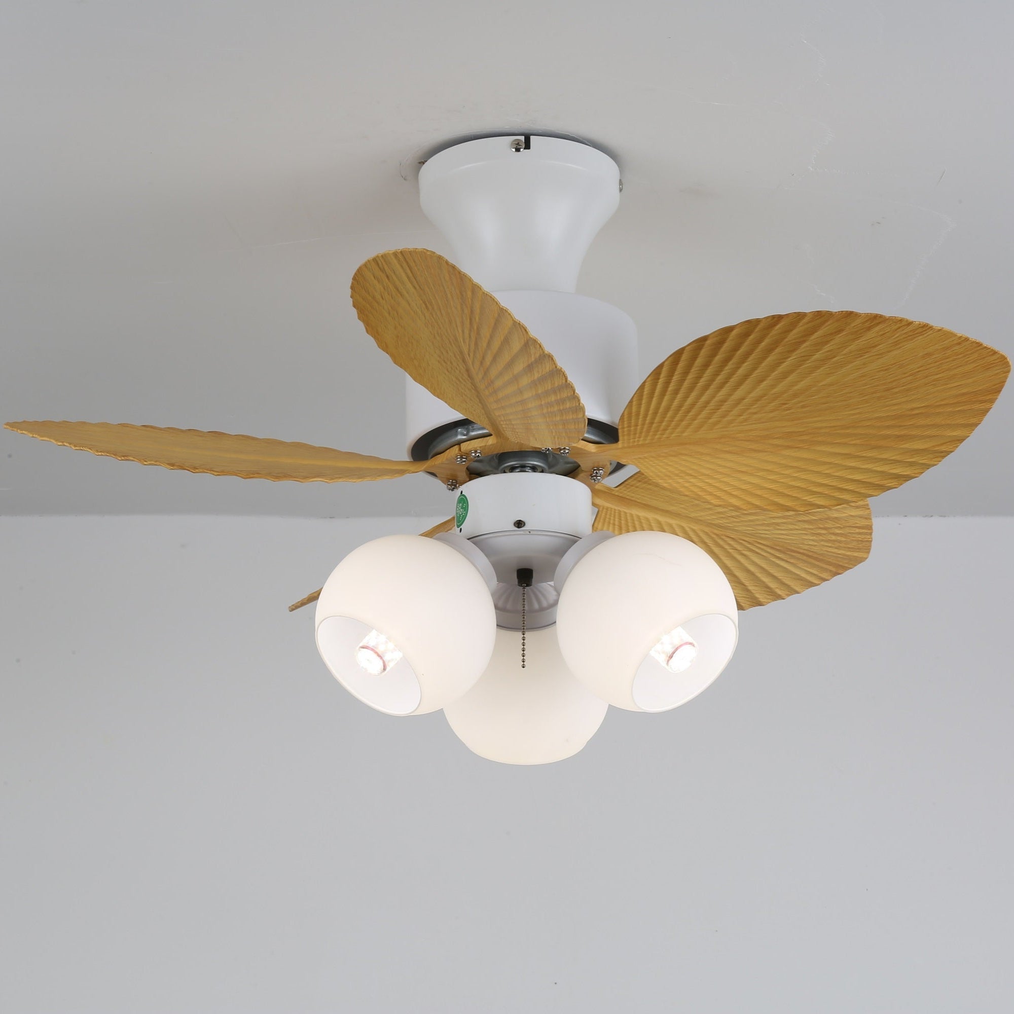 Marvella Vintage Deckenventilatorleuchte aus Holz mit abgebildeter Fernbedienung