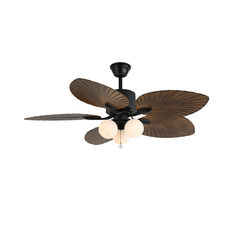 Seitenansicht der Solara Ventilatorleuchte, die ihre kompakte Höhe zeigt.