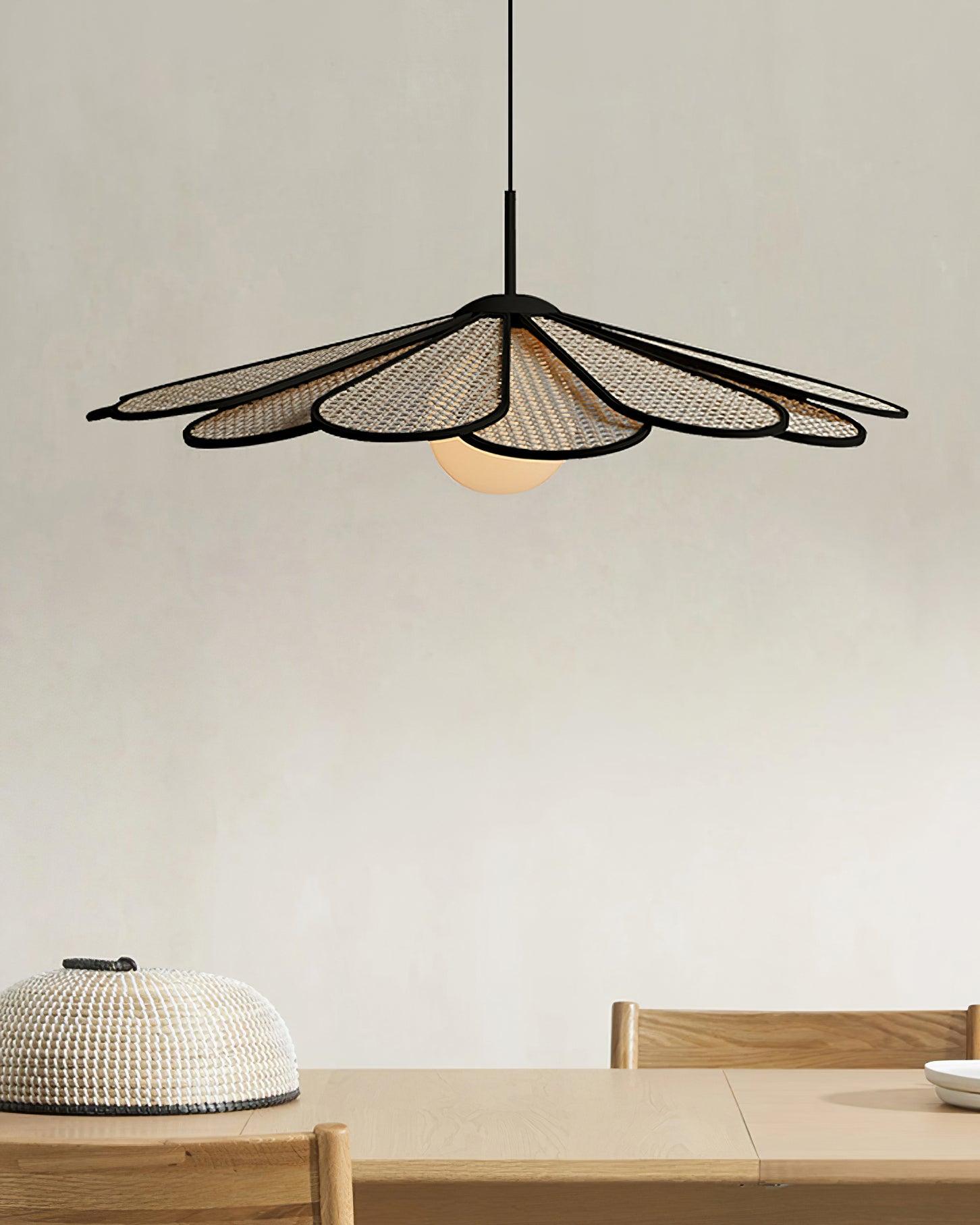 Pendelleuchte Rattan Blütenblatt Metallrahmen-Letslighting
