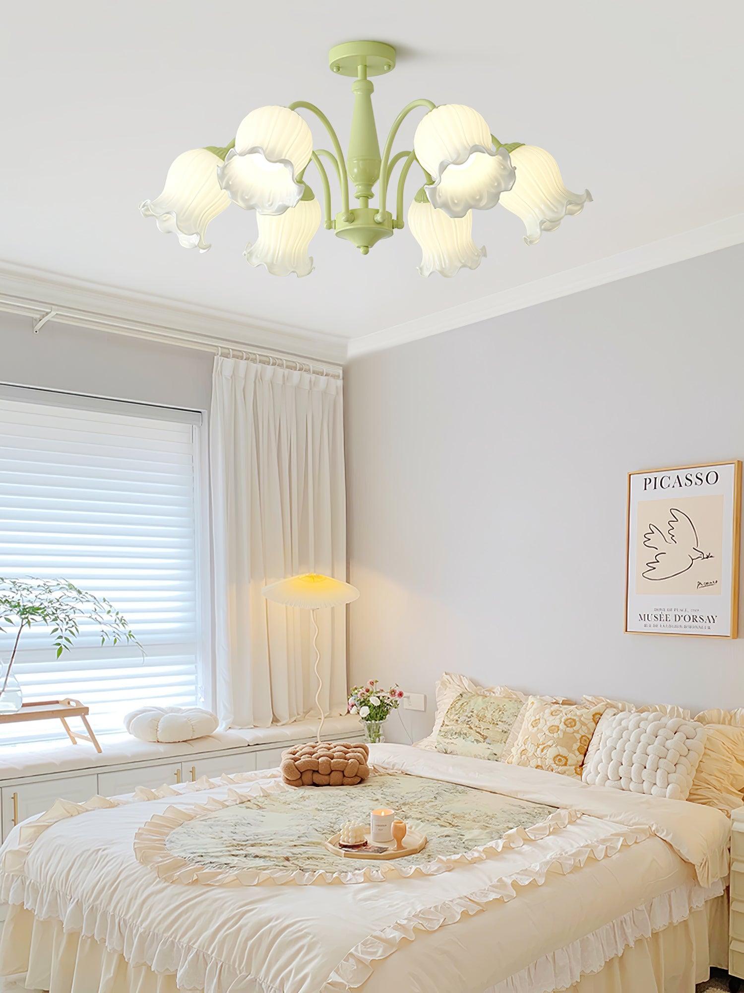 Lustra Trompeten-Kronleuchter mit floralen pastellfarbenen Glasblüten-Letslighting