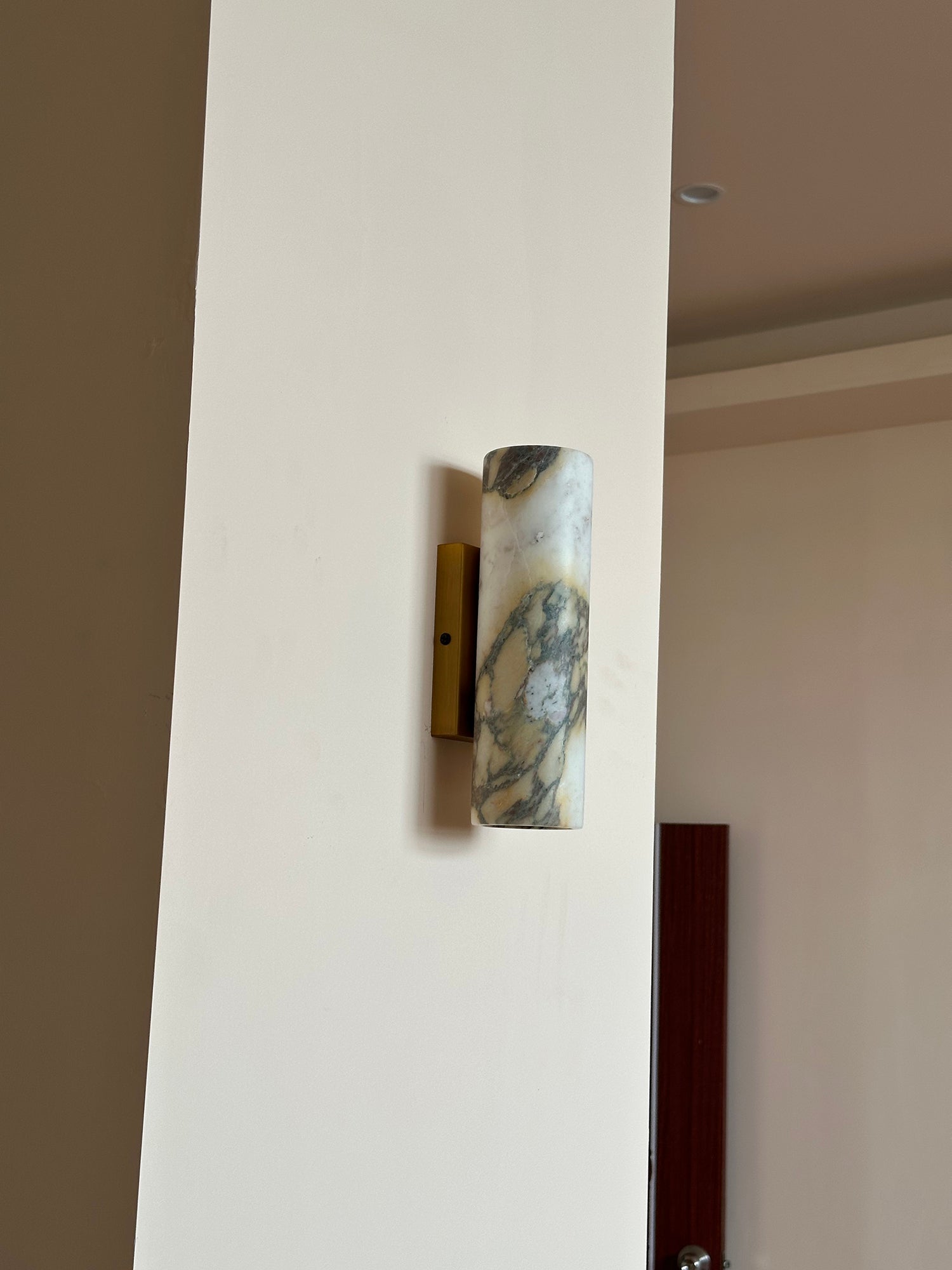 Tubular Marmor Wandleuchte-Letslighting
