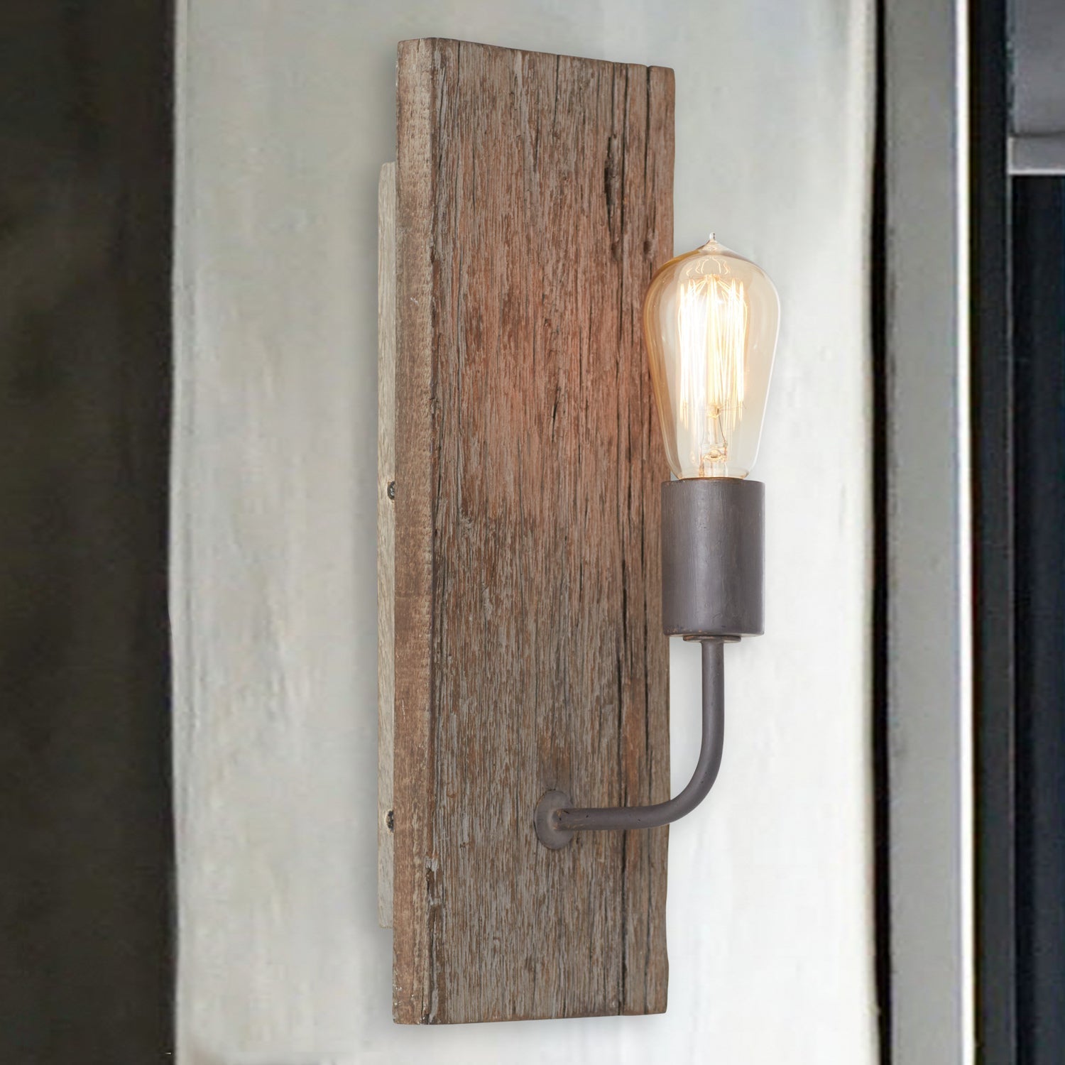 Ovenaris Industrielle Vintage Wandleuchte aus Holz-Letslighting