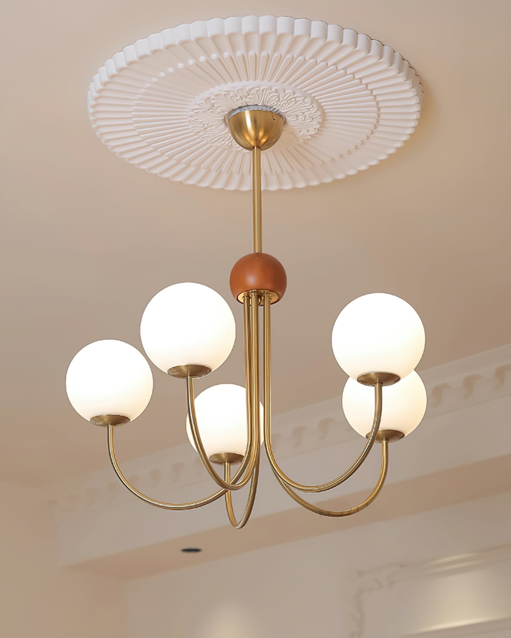Candil Moderner Messing- und Glaskugel-Kronleuchter-Letslighting