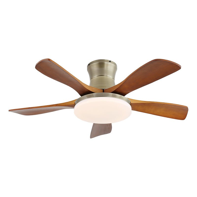 Elara Deckenventilator mit Licht in einem modernen Interieurdesign