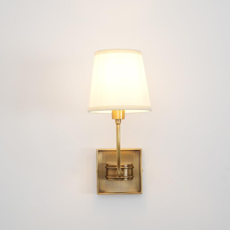 Victor Wandleuchte in Schwarzbronze mit Stoffschirm