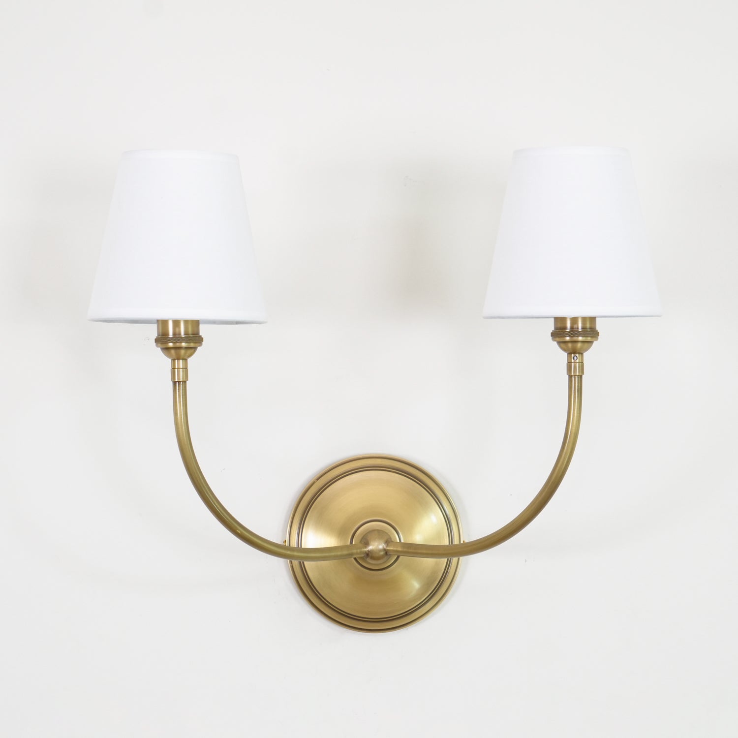 Victor Wandleuchte in Schwarzbronze mit Stoffschirm