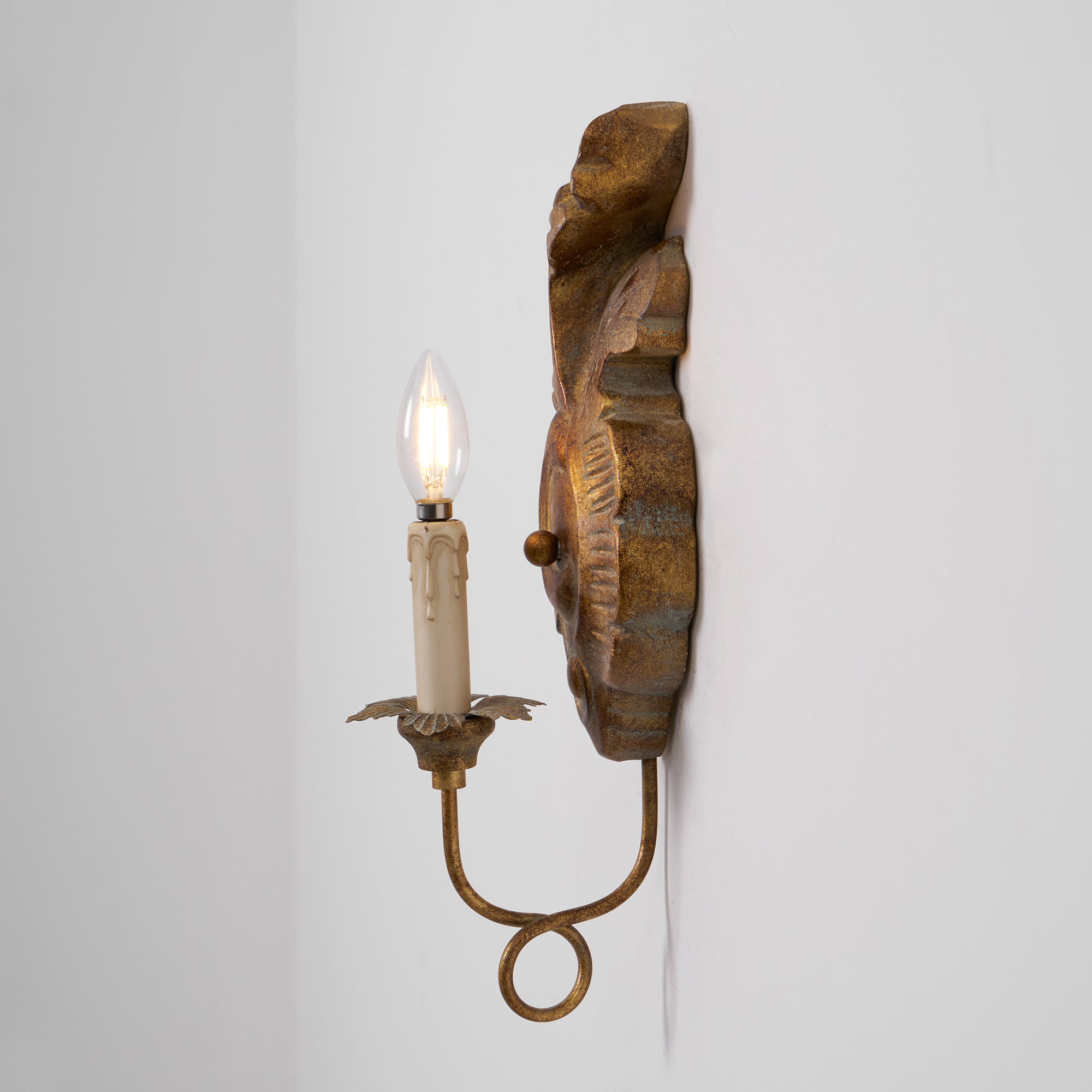 Olsilel Elegante Vintage-Wandleuchte aus Kunstharz-Letslighting