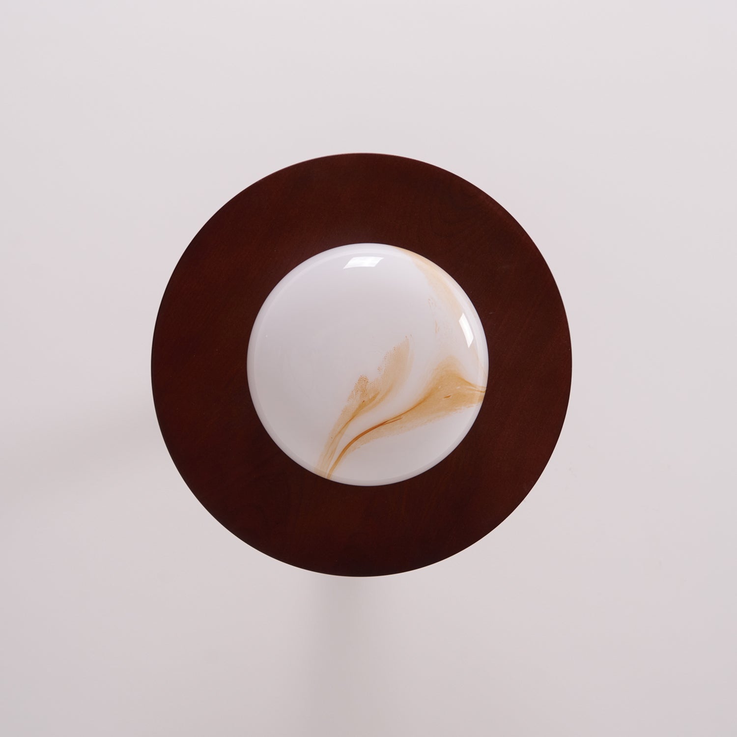 Yeste Deckenleuchte in Nussbaumfarbe & weißem Alabaster-Imitat