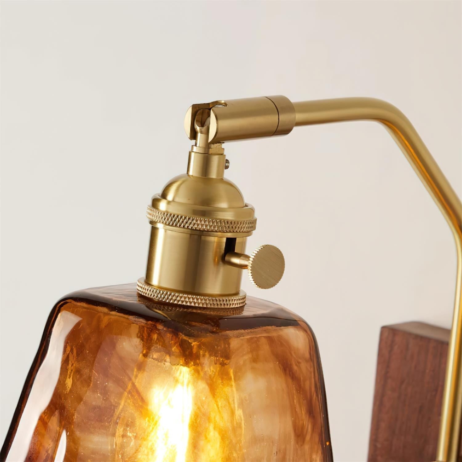 Royal Vintage Wandleuchte aus Messing und Glas-Letslighting