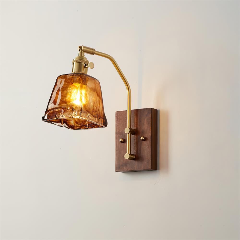 Royal Vintage Wandleuchte aus Messing und Glas-Letslighting
