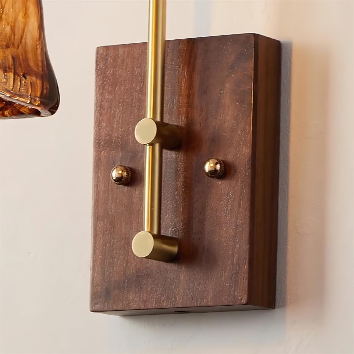 Royal Vintage Wandleuchte aus Messing und Glas-Letslighting