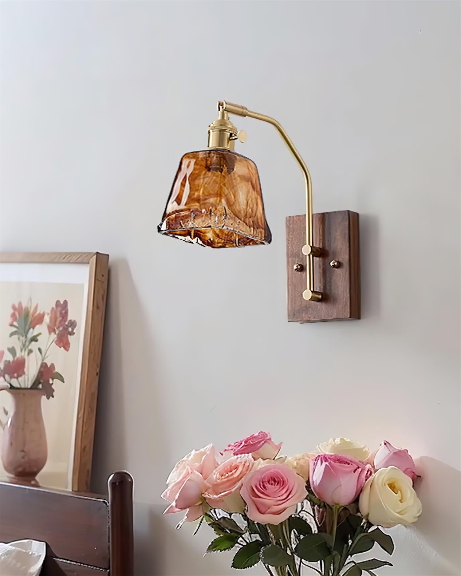 Royal Vintage Wandleuchte aus Messing und Glas-Letslighting