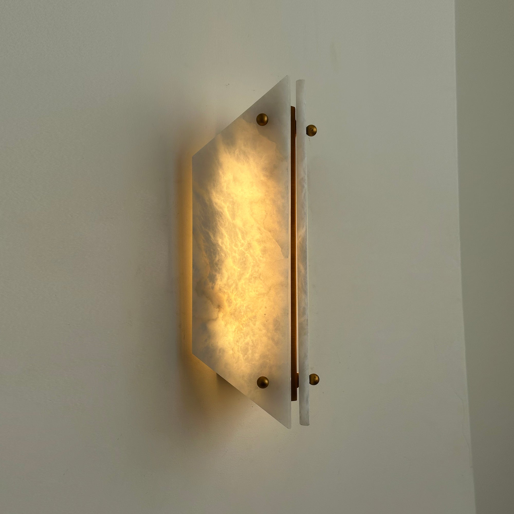 Elaeira Stein Alabaster Wandleuchte-Letslighting