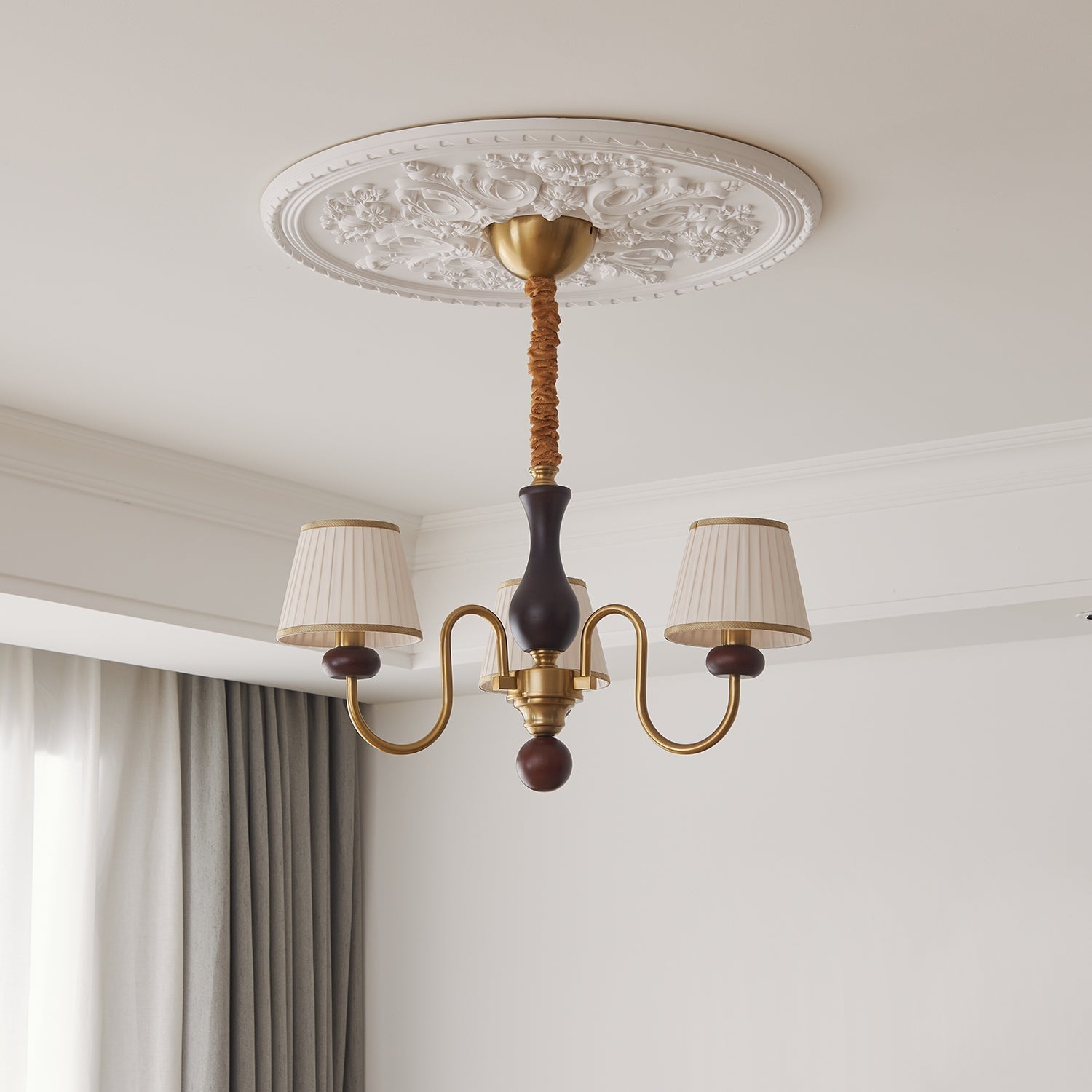 Erthaos Traditionelle Eleganz Falten Stoff Holz Kronleuchter-Letslighting