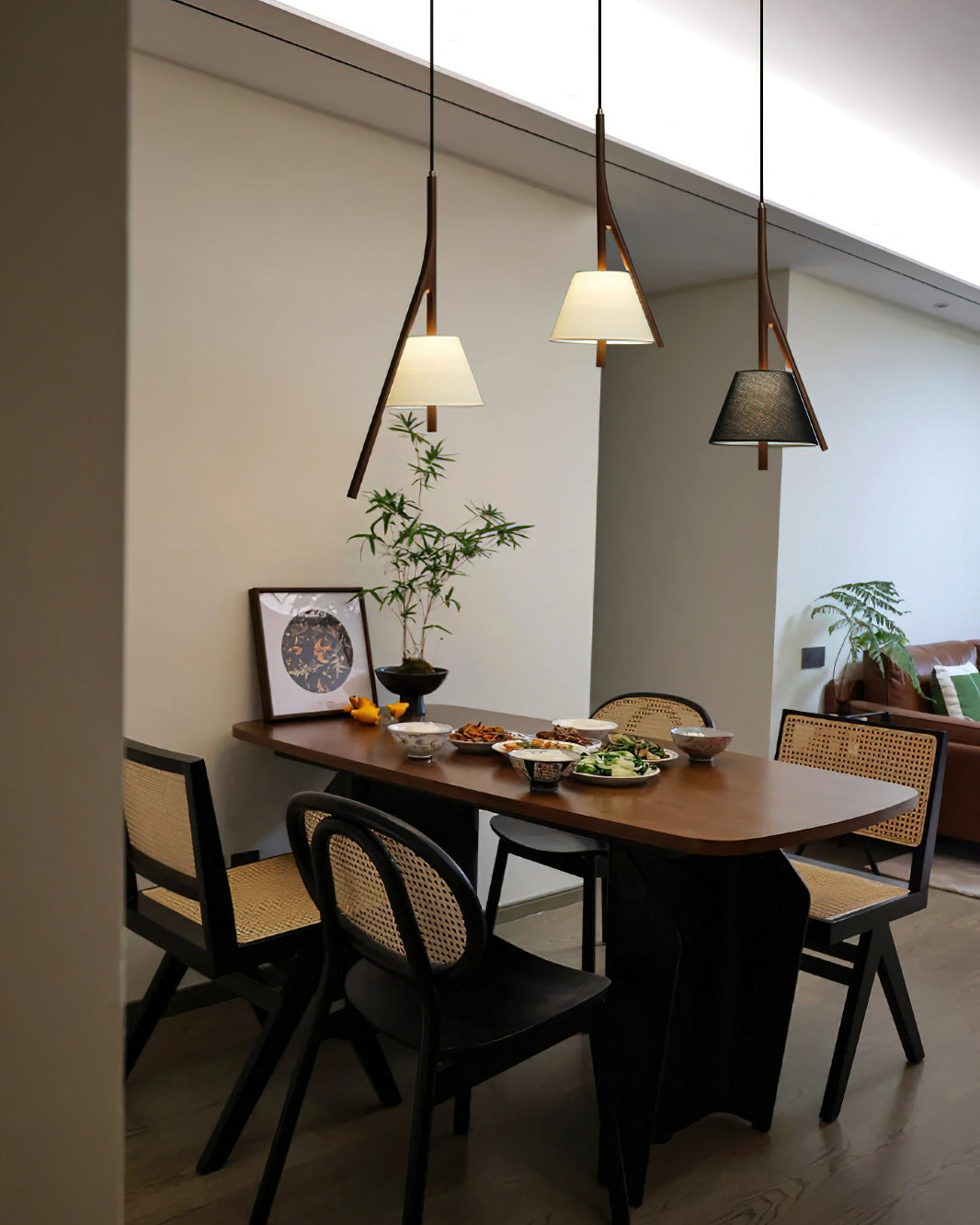 Zovenarae Dreieckige Pendelleuchte aus Holz-Letslighting