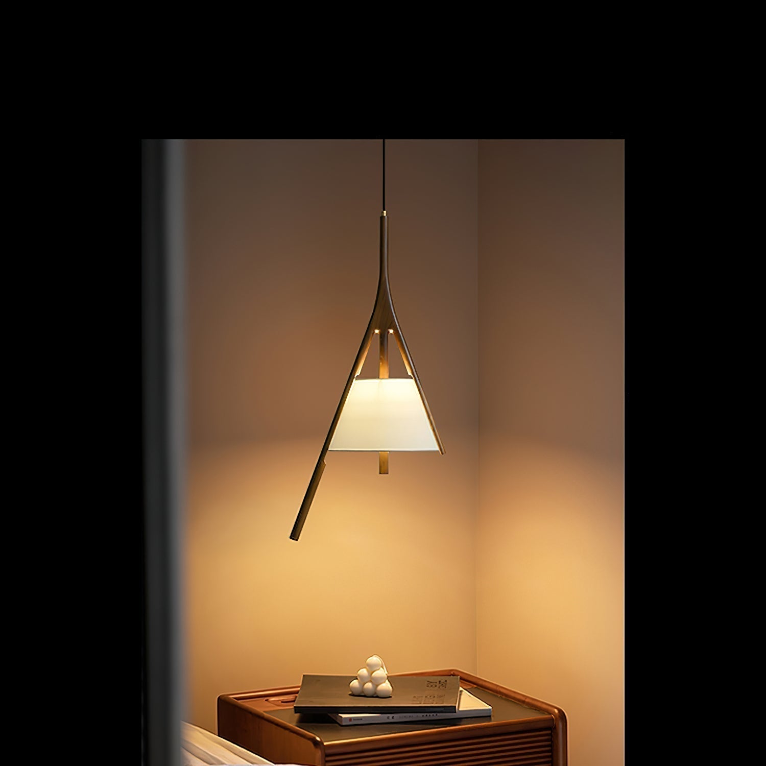 Zovenarae Dreieckige Pendelleuchte aus Holz-Letslighting