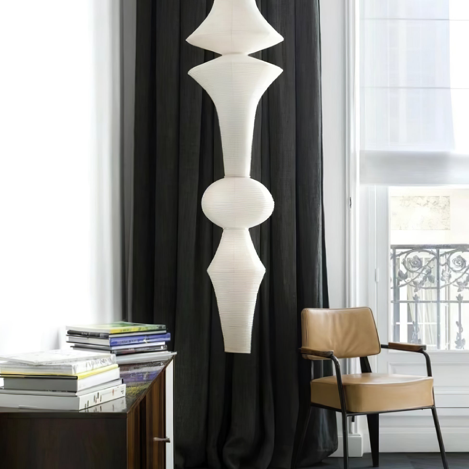 Faye Vertikale Pendelleuchte mit skulpturalem Design aus Papier