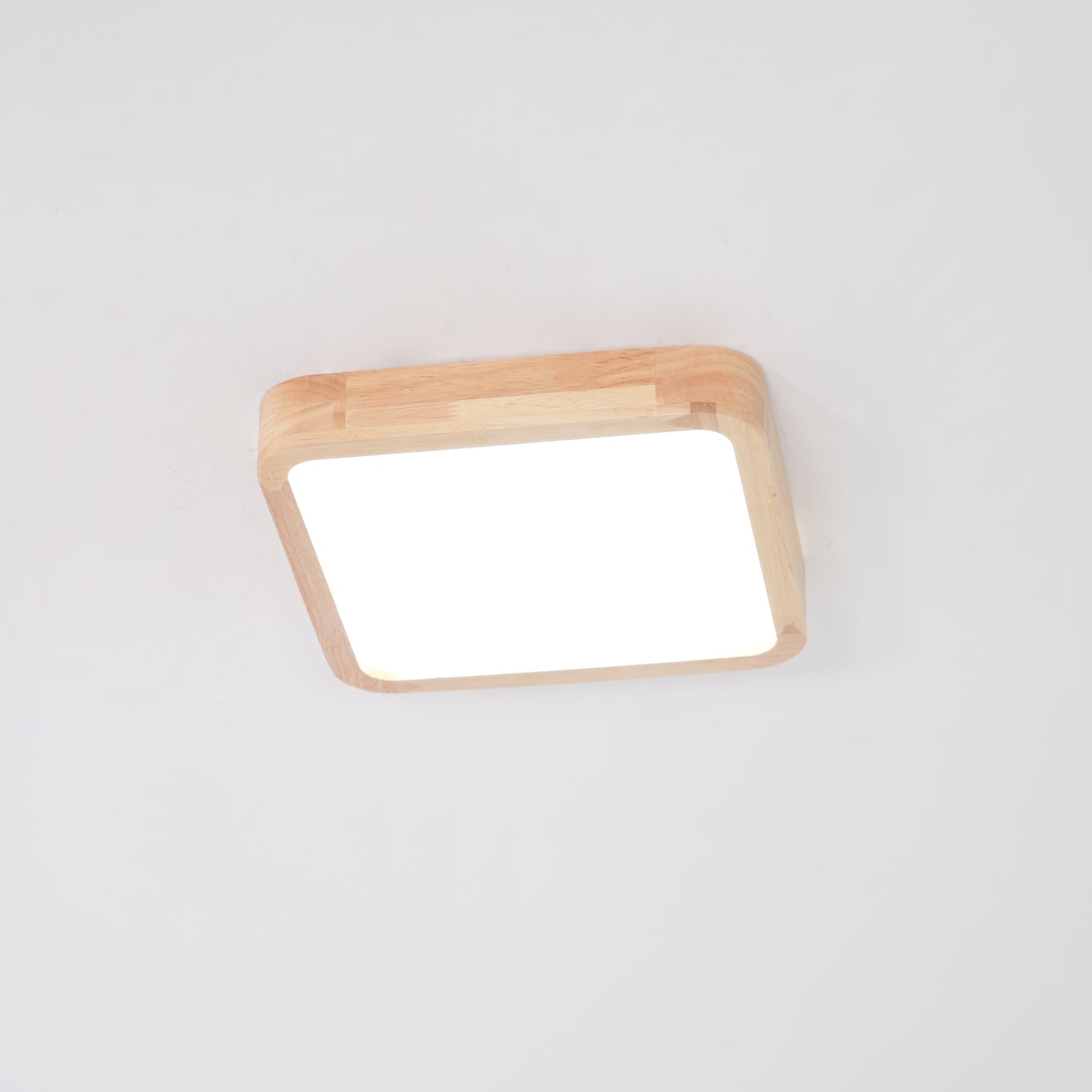 Hano Holz-Deckenleuchte im geometrischen Design