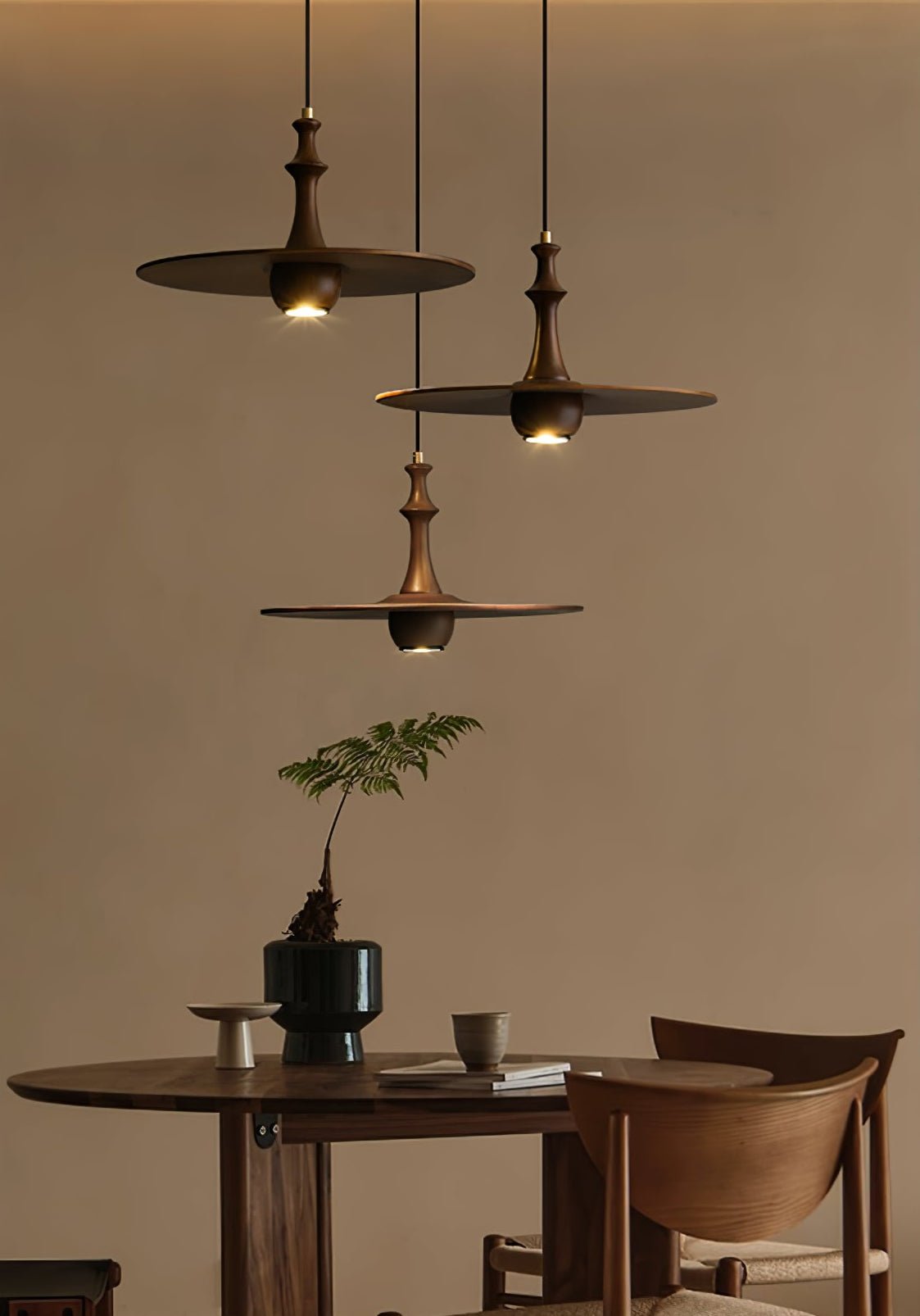Spindle Pendelleuchte Spin aus Holz-Letslighting