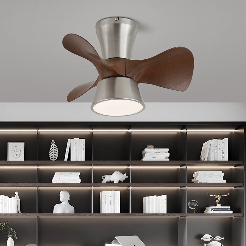 Luvora minimalistischer Deckenventilator mit Licht in einem Schlafzimmer