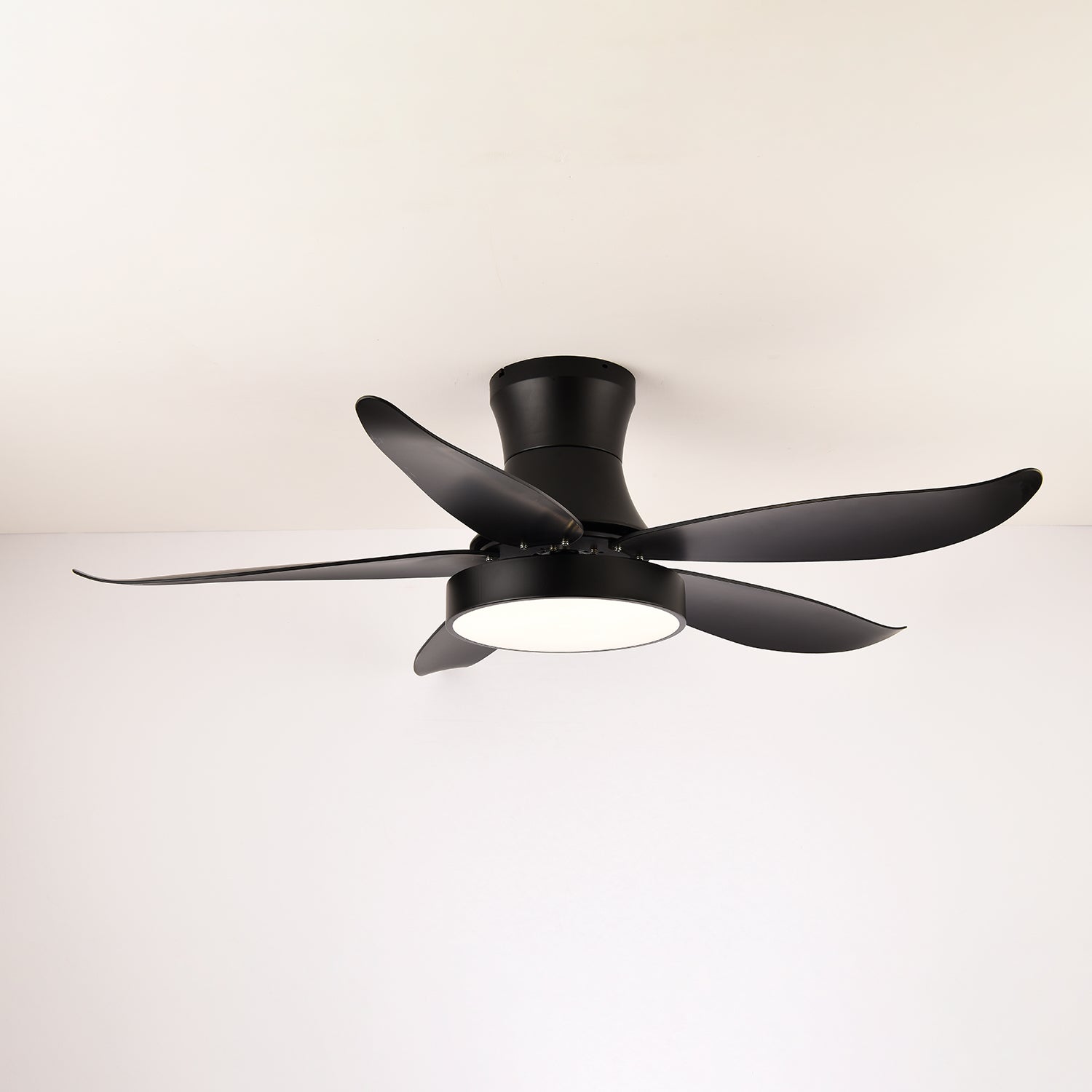 Draufsicht auf die Jada Moderne Deckenventilatorleuchte, Schwarz