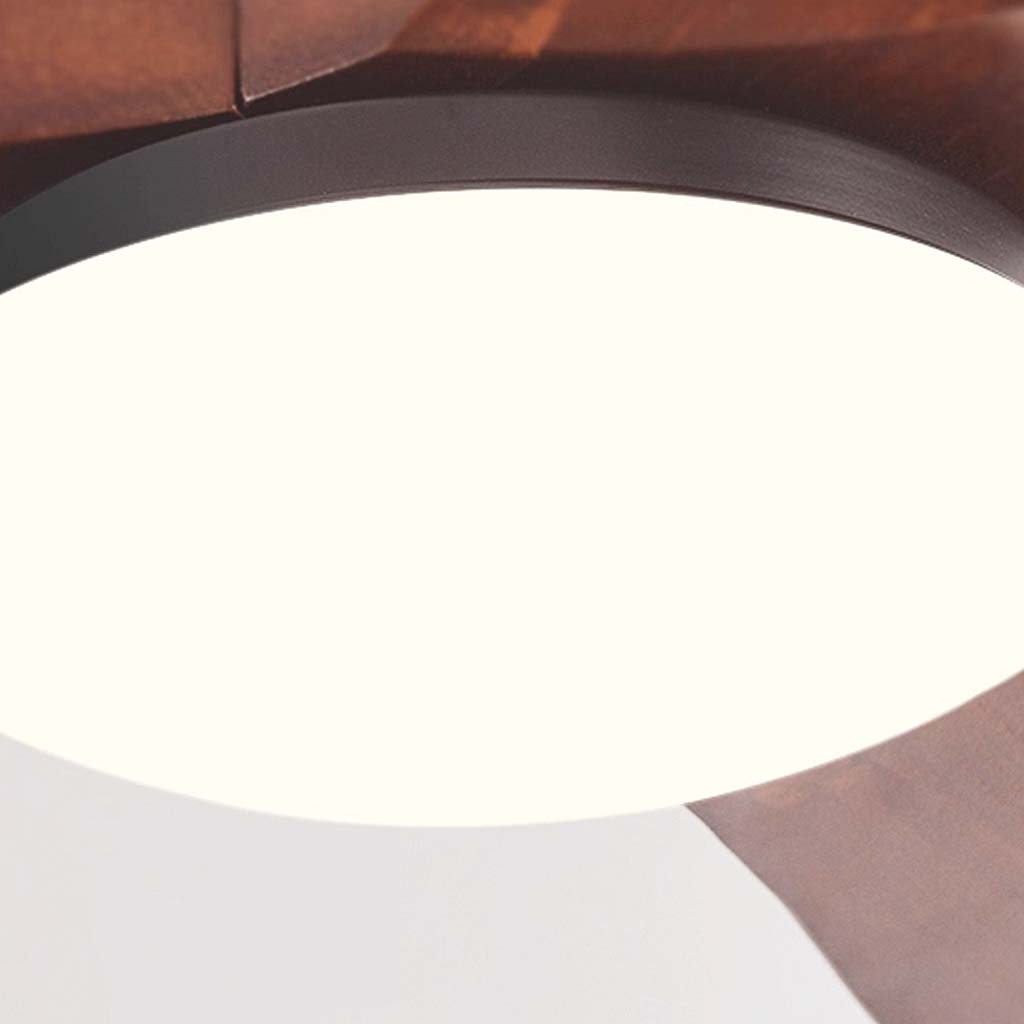Deckenventilator in einem modernen Wohnzimmerambiente