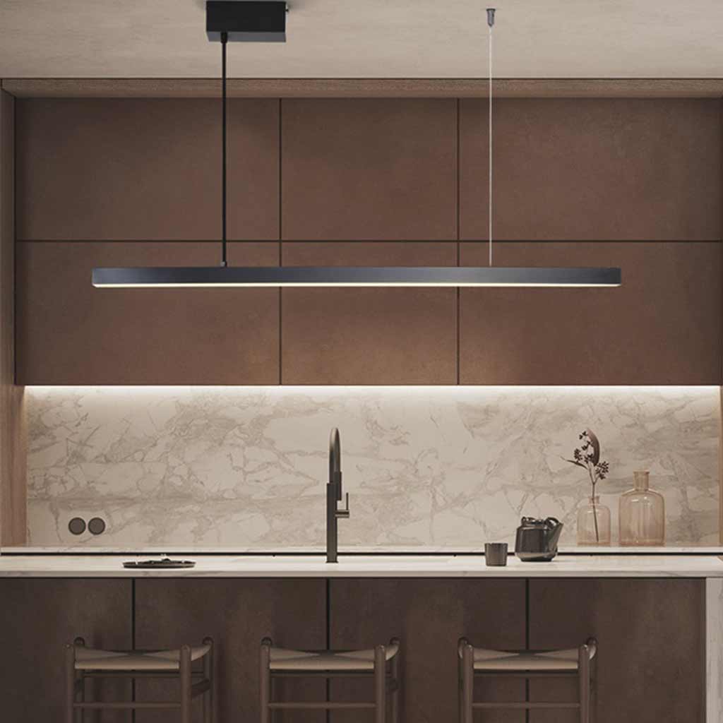 Moderne Messing-Pendelleuchte mit integrierter LED