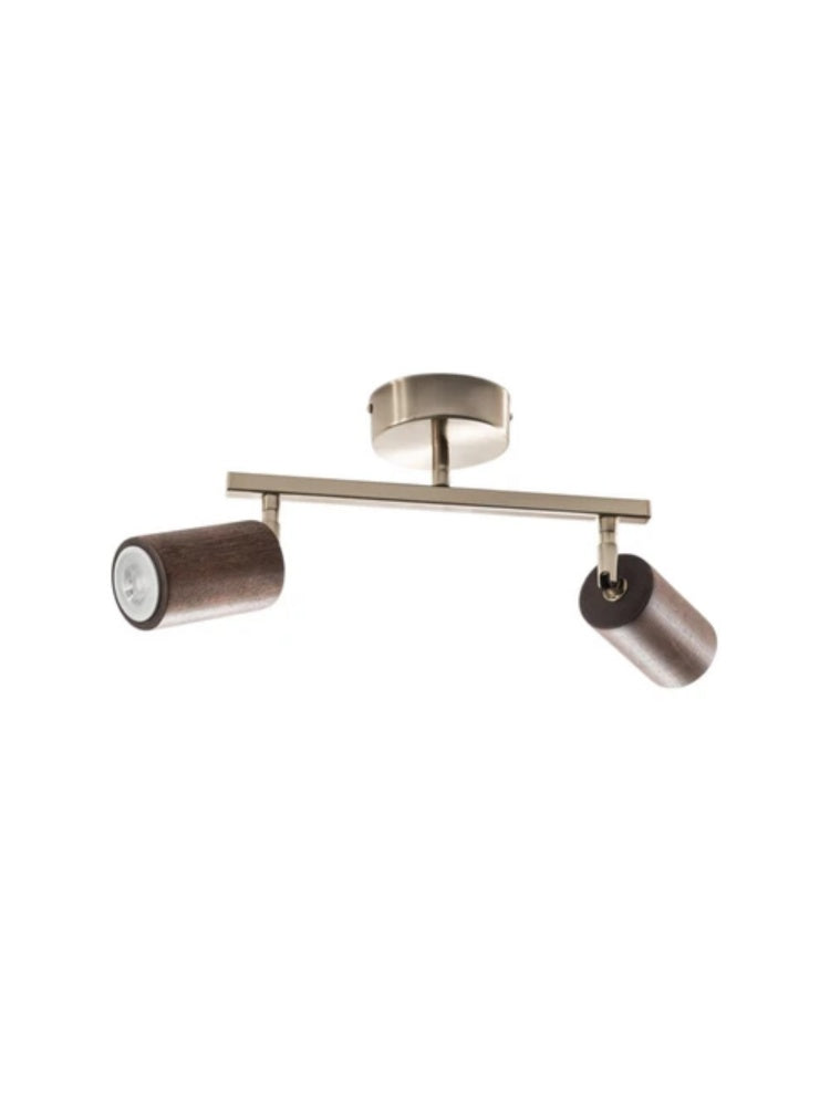 Deckenstrahler aus Metall und Massivholz – Flexible Winkeleinstellung schafft Atmosphäre