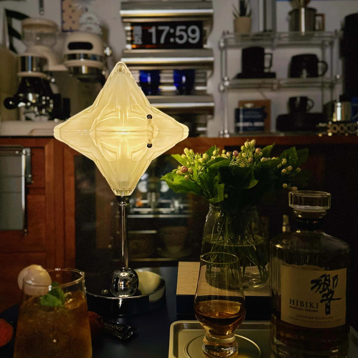 Abmessungen der Stern Tischlampe: 23 cm Durchmesser, 38 cm Höhe