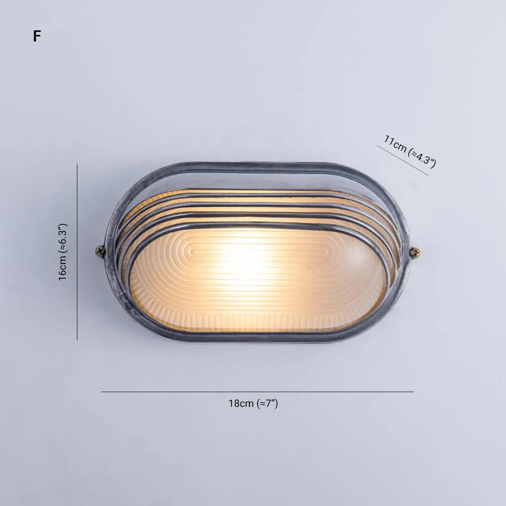 Wyre Geometrische moderne Wandleuchte aus Metall und Glas